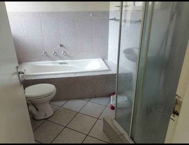 2 bed property to rent in WINCHESTER HILLS